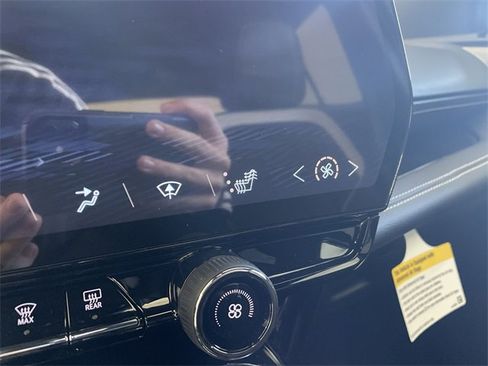 New 2025 Chevrolet Blazer EV LT image 33