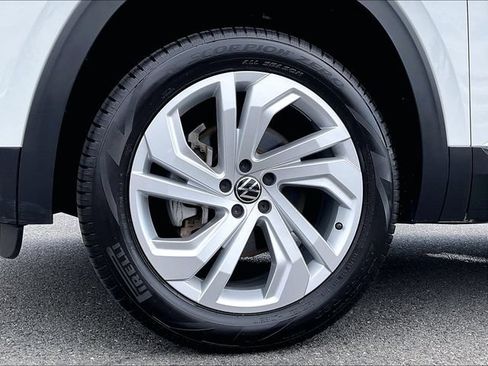 Used 2023 Volkswagen Atlas SE w/ Panoramic Sunroof Package AWD/4WD image 11