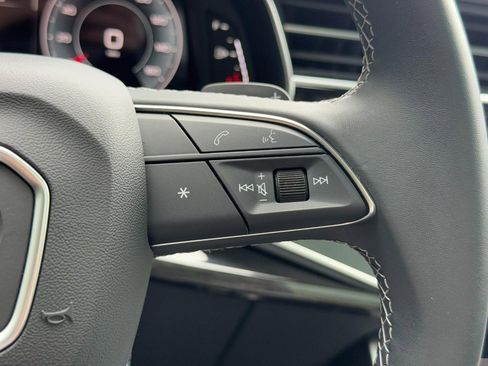 Used 2025 Audi Q7 2.0T Premium w/ Convenience Plus Package image 18