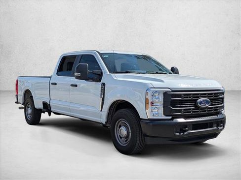 Used 2025 Ford F250 XL image 3