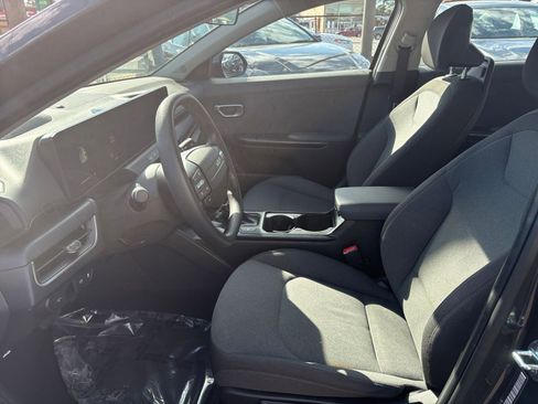 Used 2025 Kia K4 LXS image 25