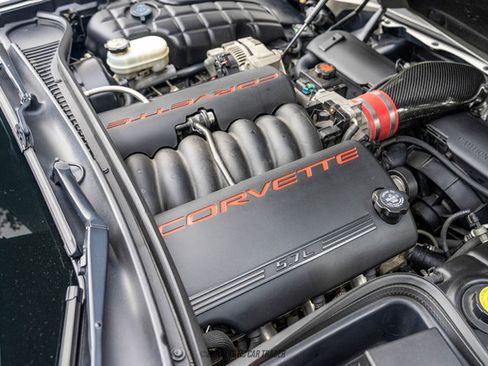 Used 2000 Chevrolet Corvette Coupe RWD image 16
