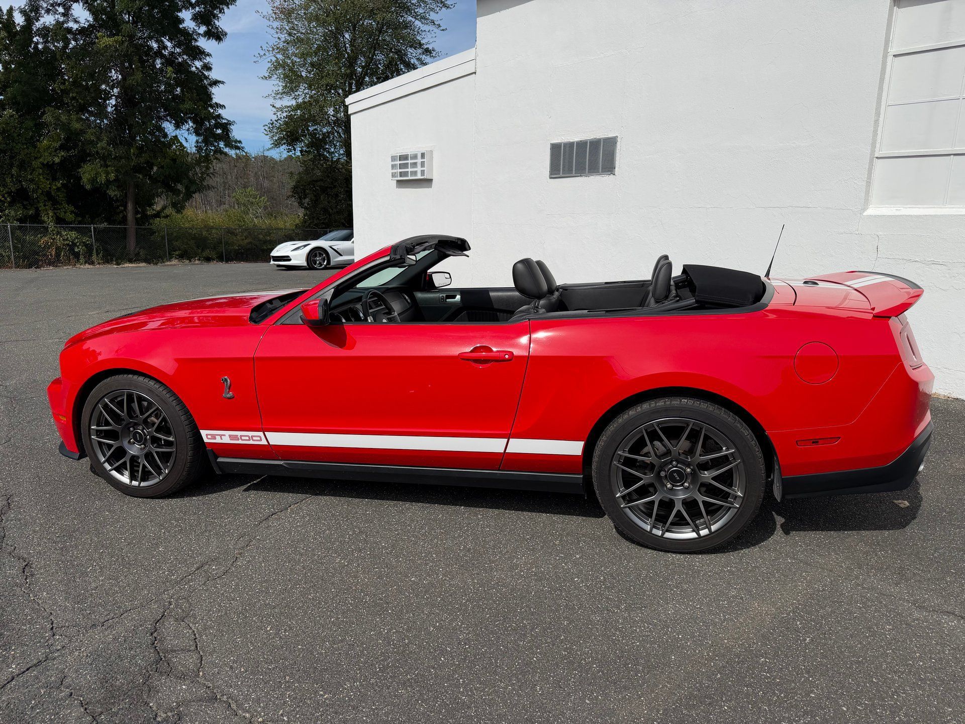 Used 2011 Ford Mustang Shelby GT500 w/ SVT Performance Pkg RWD image 4