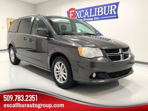 Used 2019 Dodge Grand Caravan SXT image 1