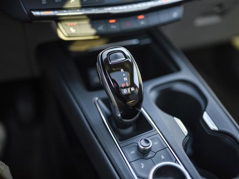 Used 2022 Cadillac XT4 Premium Luxury w/ Enhanced Visibility Package image 30