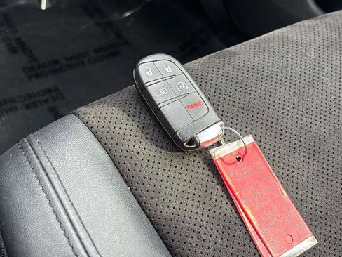 Certified 2019 Jeep Grand Cherokee Altitude image 26