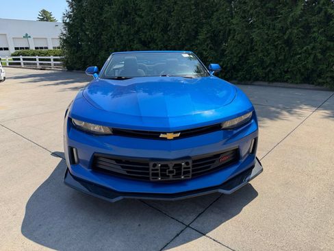 Used 2018 Chevrolet Camaro LT RWD image 18