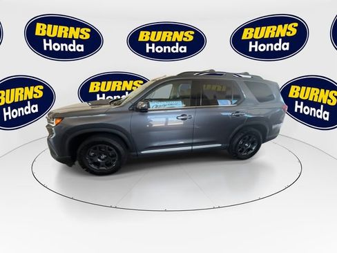 Certified 2025 Honda Pilot Elite image 5