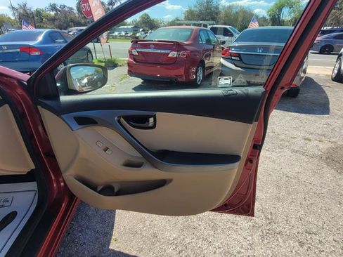 Used 2013 Hyundai Elantra GLS w/ Preferred Pkg image 7