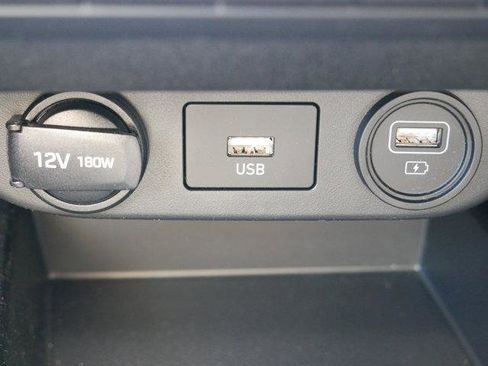 Used 2023 Hyundai Elantra SEL image 19