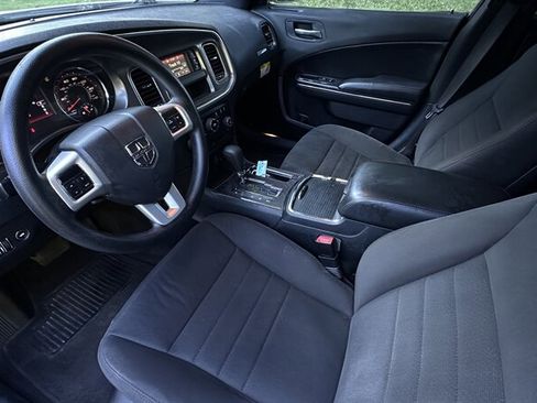 Used 2014 Dodge Charger SE RWD image 9