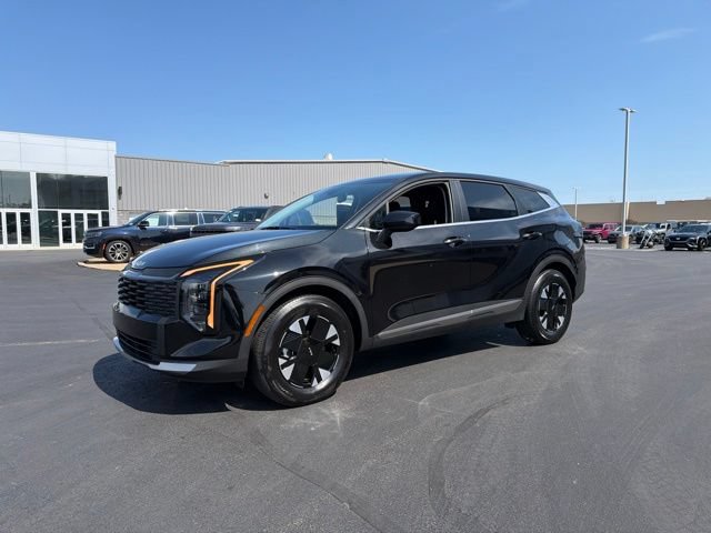 Used 2026 Kia Sportage LX FWD image 3