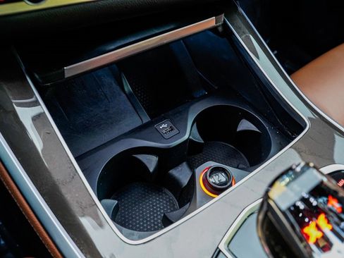 Used 2022 BMW X5 xDrive45e w/ M Sport Package image 16