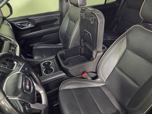Used 2021 GMC Yukon SLT w/ SLT Premium Package image 23