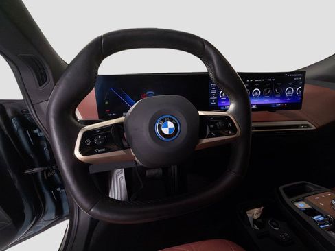 Used 2023 BMW iX xDrive50 w/ Premium Package AWD/4WD image 11