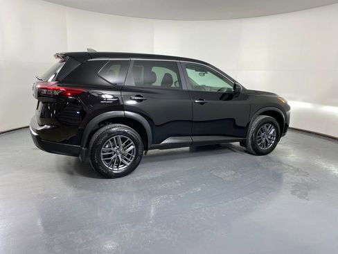 Used 2025 Nissan Rogue S image 6