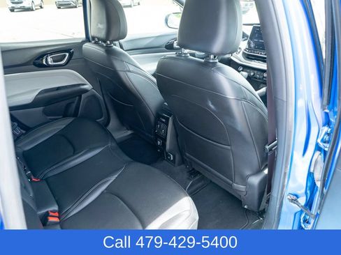Used 2025 Jeep Compass Limited AWD/4WD image 38