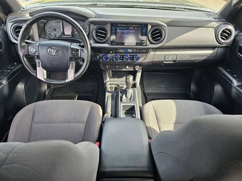 Used 2019 Toyota Tacoma TRD Off-Road w/ TRD Premium Off Road Package AWD/4WD image 13