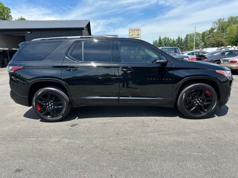 Used 2018 Chevrolet Traverse Premier w/ Redline Edition AWD/4WD image 5