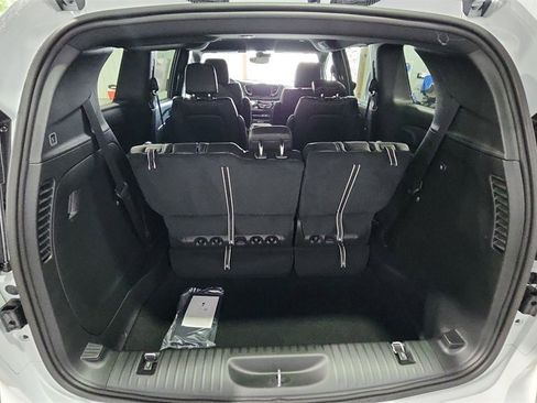 New 2026 Chrysler Pacifica Select image 27