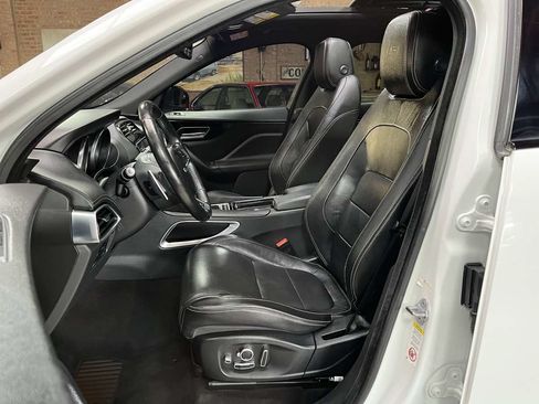 Used 2018 Jaguar F-PACE S AWD/4WD image 21