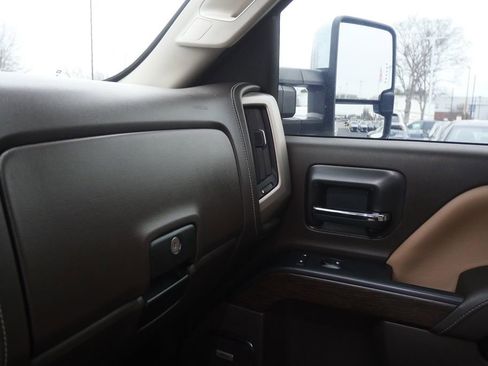 Used 2018 GMC Sierra 2500 Denali w/ Duramax Plus Package image 26