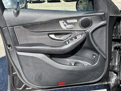 Used 2021 Mercedes-Benz GLC 300 image 17