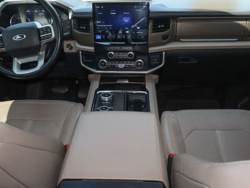 Used 2023 Ford Expedition Limited AWD/4WD image 22