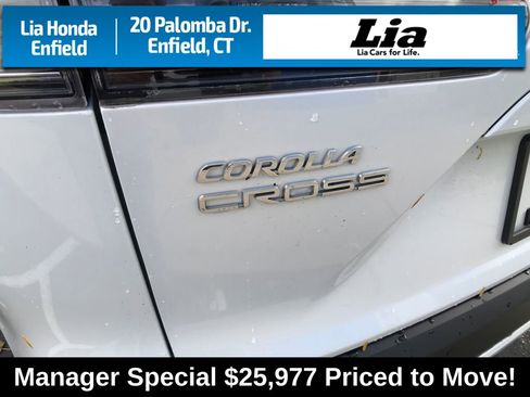 Used 2022 Toyota Corolla Cross XLE image 28