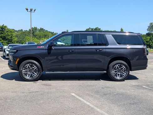 Used 2026 Chevrolet Suburban Z71 w/ Comfort Package AWD/4WD image 6