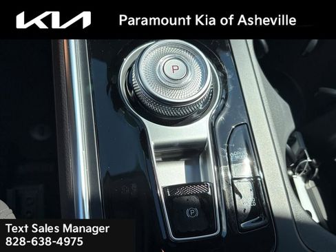 New 2026 Kia Carnival EX image 25