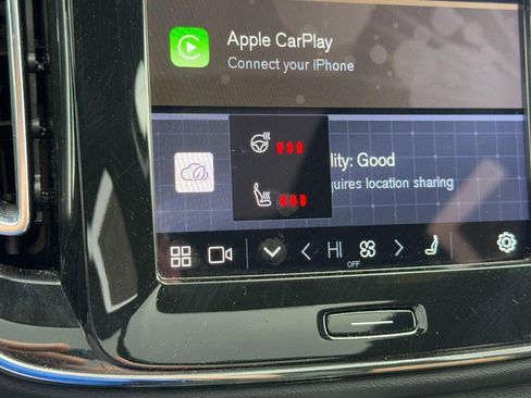 Certified 2025 Volvo XC40 B5 Plus image 21