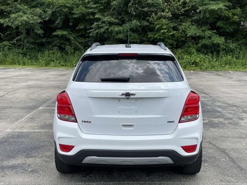 Used 2018 Chevrolet Trax LT w/ Sun & Sound Package AWD/4WD image 5