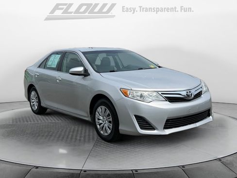 Used 2012 Toyota Camry LE FWD image 1