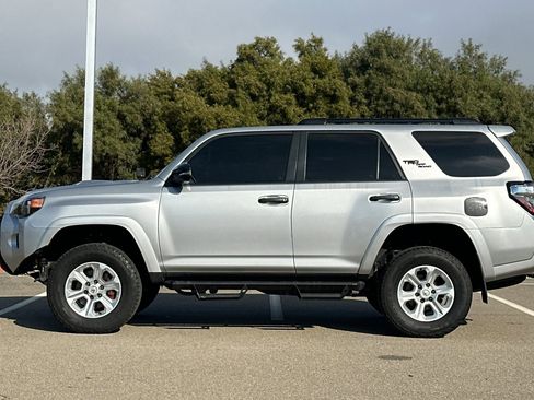 Used 2022 Toyota 4Runner TRD Off-Road Premium image 7