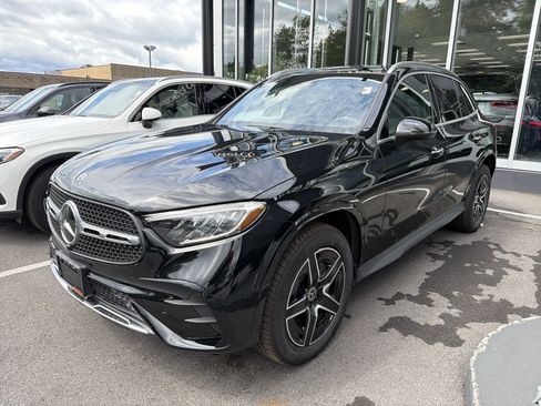 Used 2026 Mercedes-Benz GLC 300 4MATIC image 4