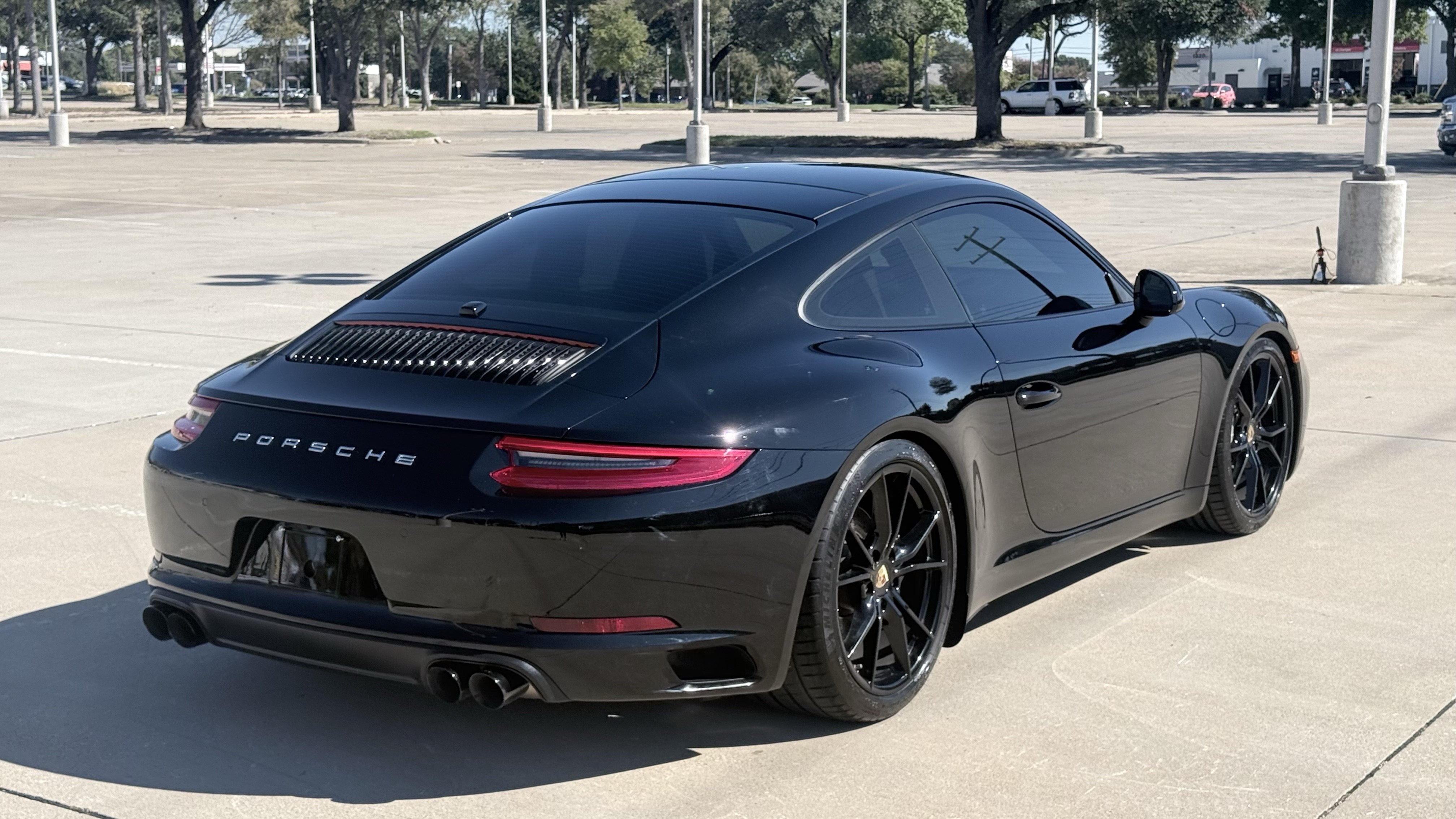 Used 2018 Porsche 911 Carrera image 10