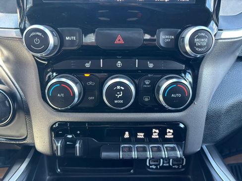 Used 2020 RAM 1500 Big Horn AWD/4WD image 12