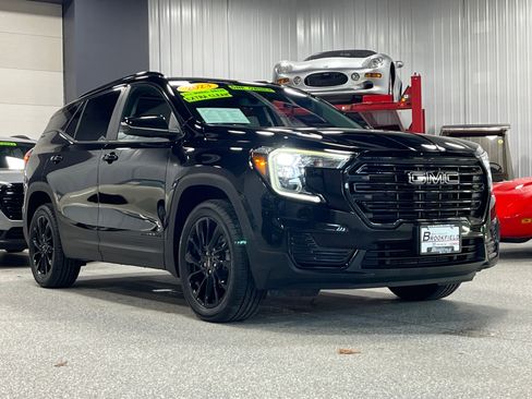 Certified 2023 GMC Terrain SLE w/ Driver Convenience Package image 6