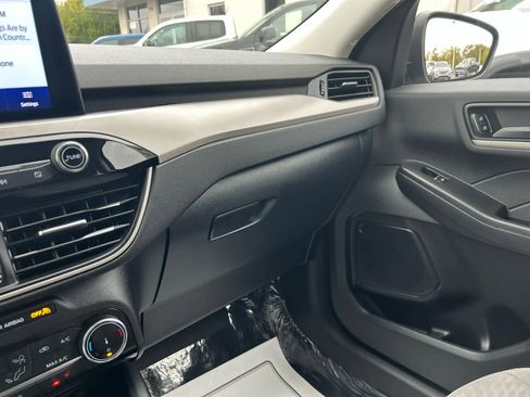 Used 2022 Ford Escape SE w/ Cold Weather Package image 21