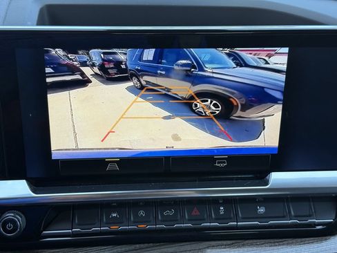 Used 2025 Chevrolet Silverado 1500 LT AWD/4WD image 17