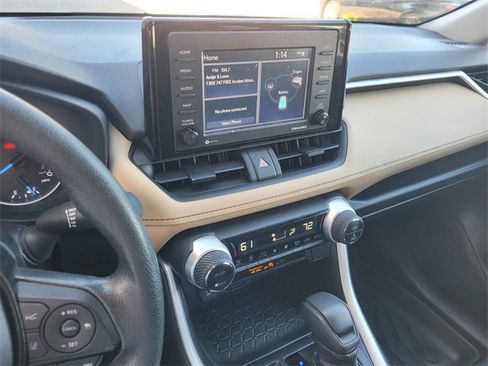 Used 2022 Toyota RAV4 LE image 24