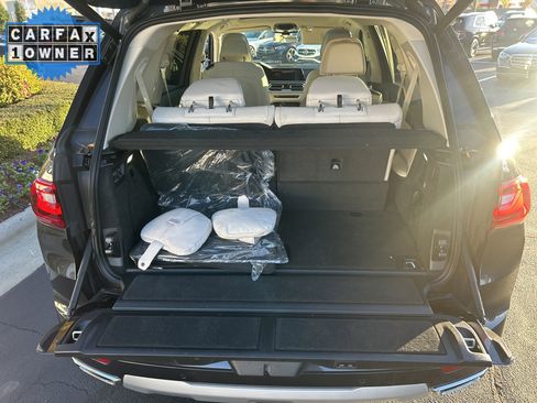 Used 2021 BMW X7 xDrive40i w/ Premium Package 2 image 34