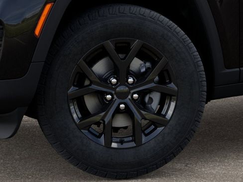 New 2025 Jeep Grand Cherokee Altitude image 24