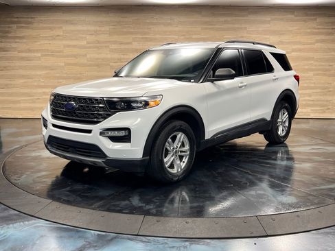 Used 2020 Ford Explorer XLT image 6