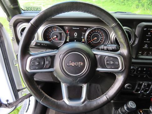 Used 2023 Jeep Wrangler Unlimited Sahara w/ Cold Weather Group AWD/4WD image 17