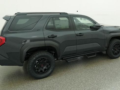 New 2026 Toyota 4Runner SR5 AWD/4WD image 16
