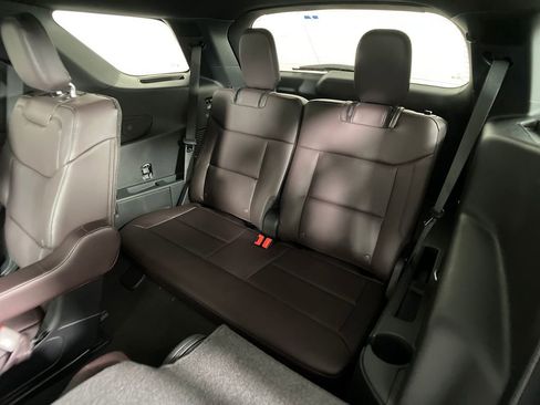 New 2026 Ford Explorer Platinum image 31