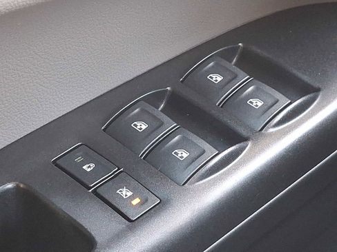 Used 2018 Chevrolet Colorado W/T image 22