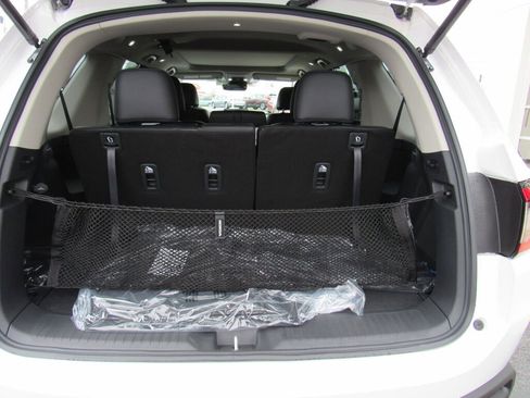 Used 2024 Honda Pilot Touring image 8